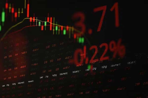 美联储副主席杰斐逊主张在政策大戏展开之际对利率保持谨慎